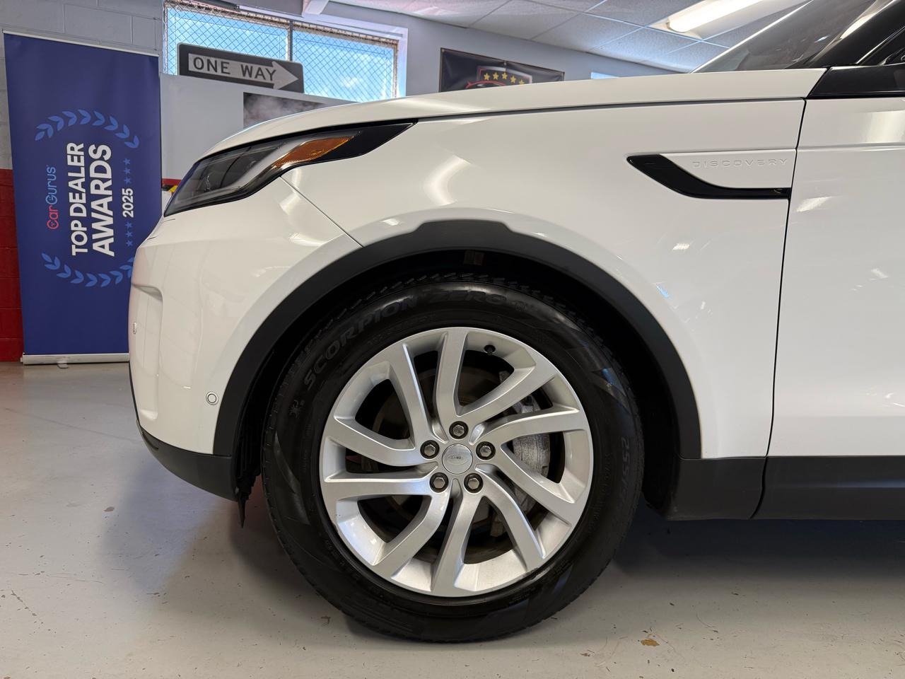 Land Rover Discovery S 2023