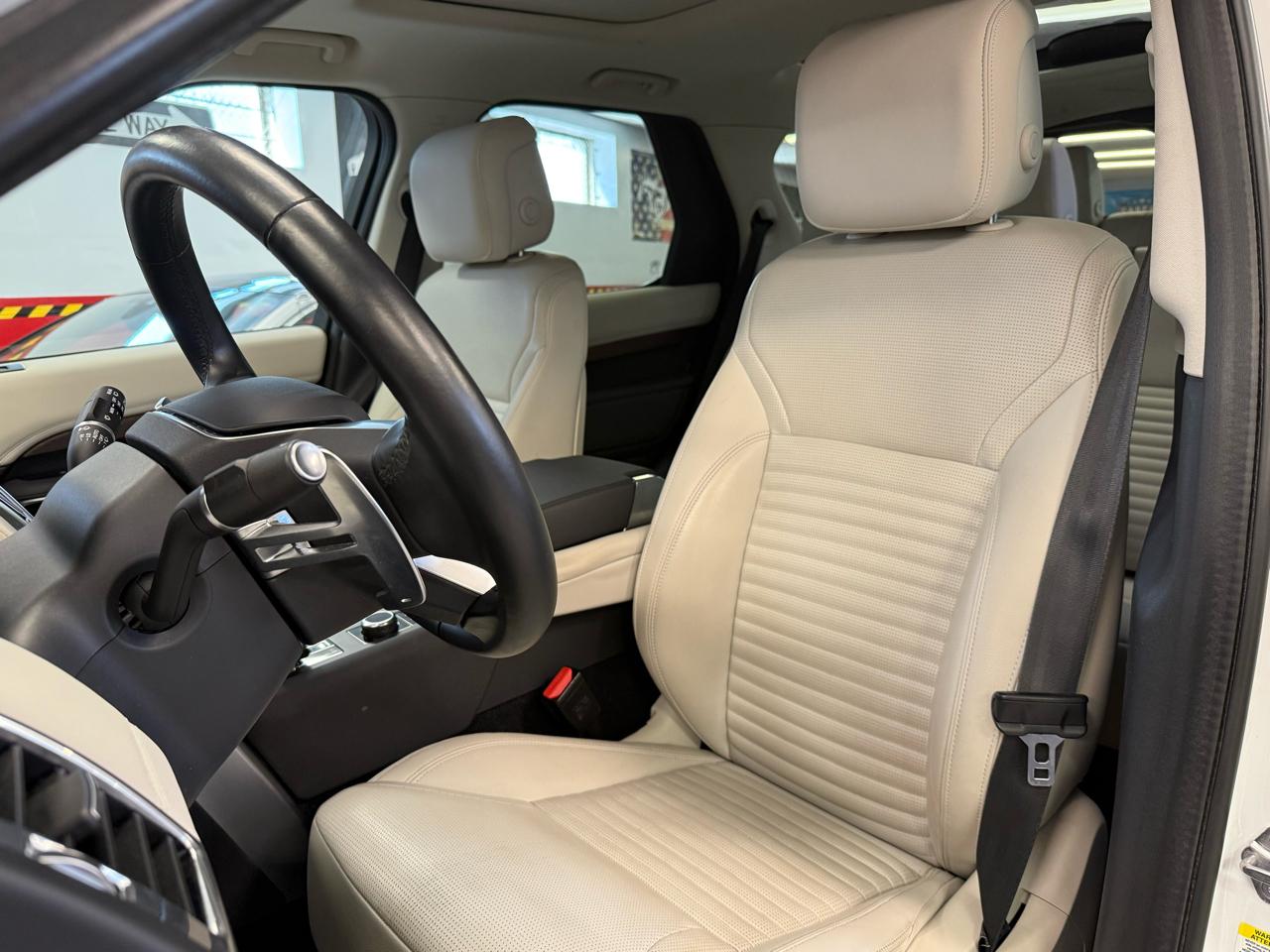 Land Rover Discovery S 2023