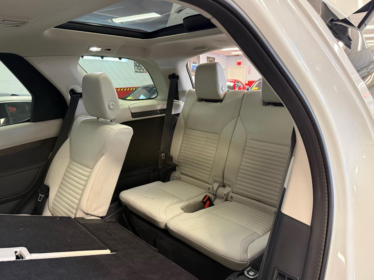 Land Rover Discovery S 2023