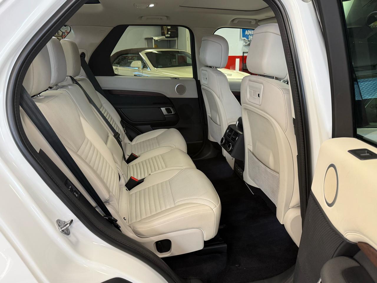 Land Rover Discovery S 2023