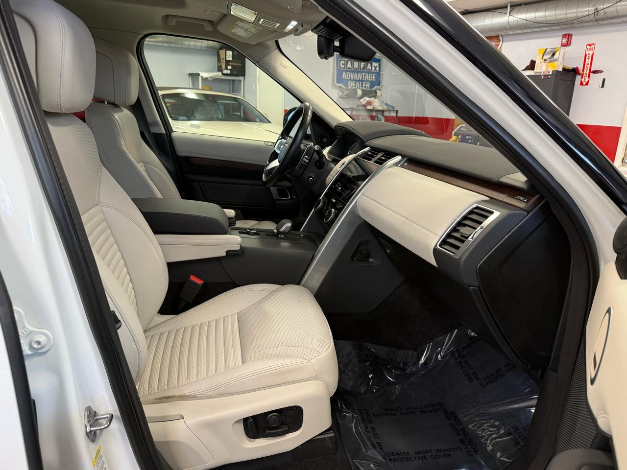 Land Rover Discovery S 2023