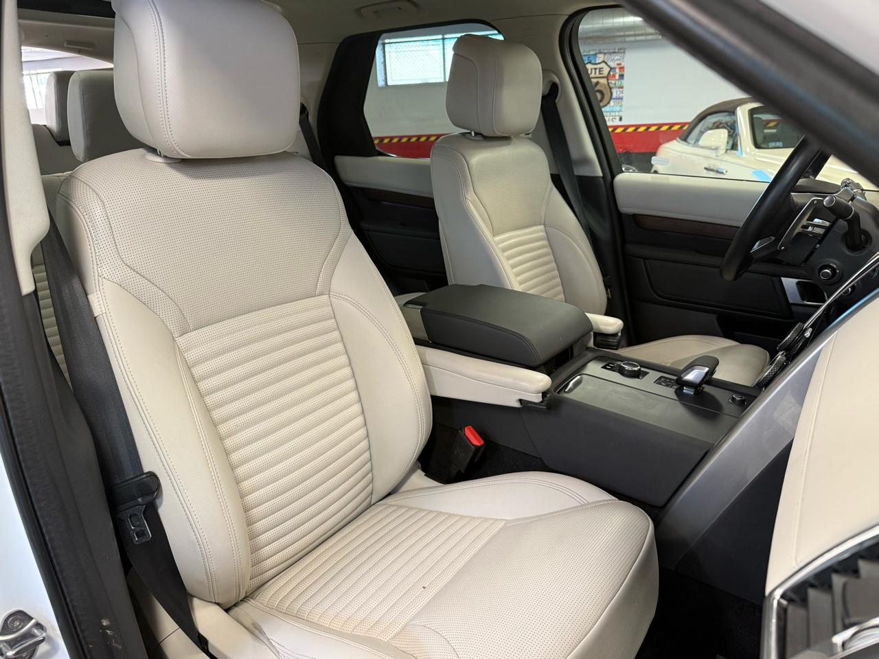 Land Rover Discovery S 2023