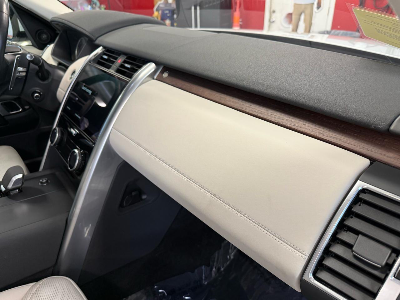 Land Rover Discovery S 2023