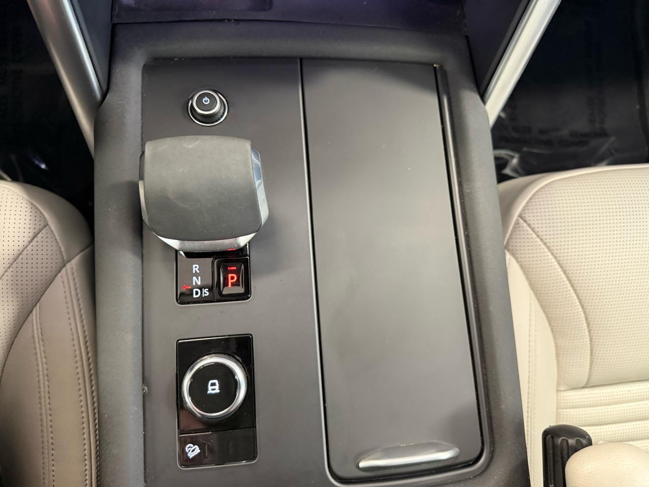 Land Rover Discovery S 2023