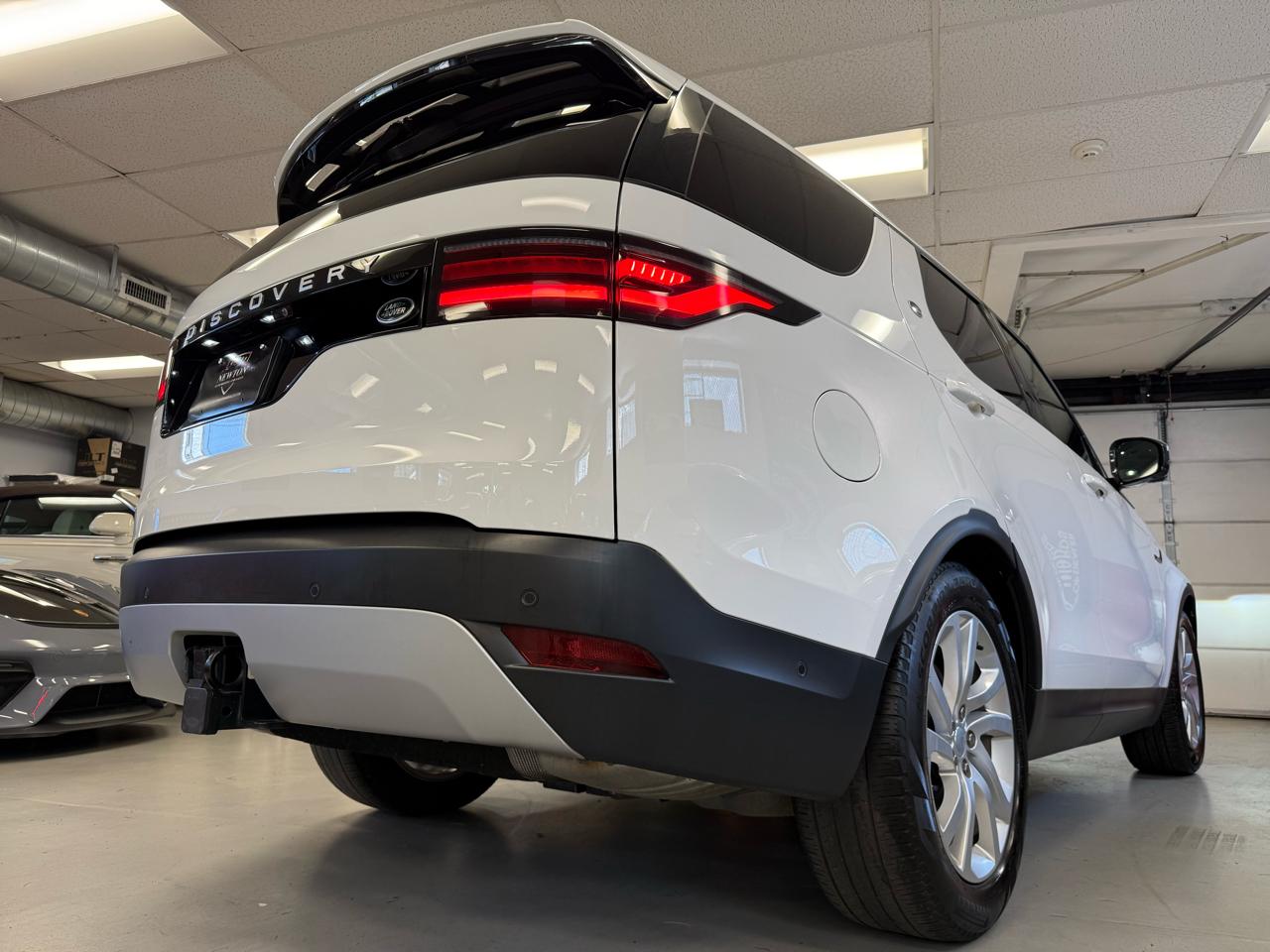 Land Rover Discovery S 2023