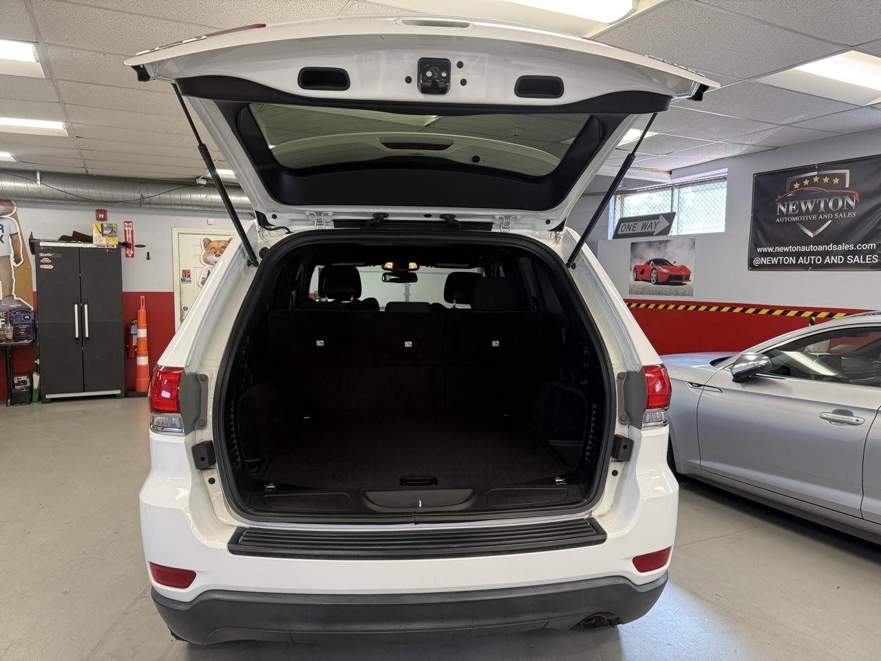 Jeep Grand Cherokee Laredo 4WD 2014