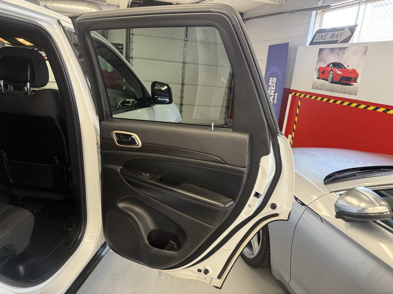 Jeep Grand Cherokee Laredo 4WD 2014