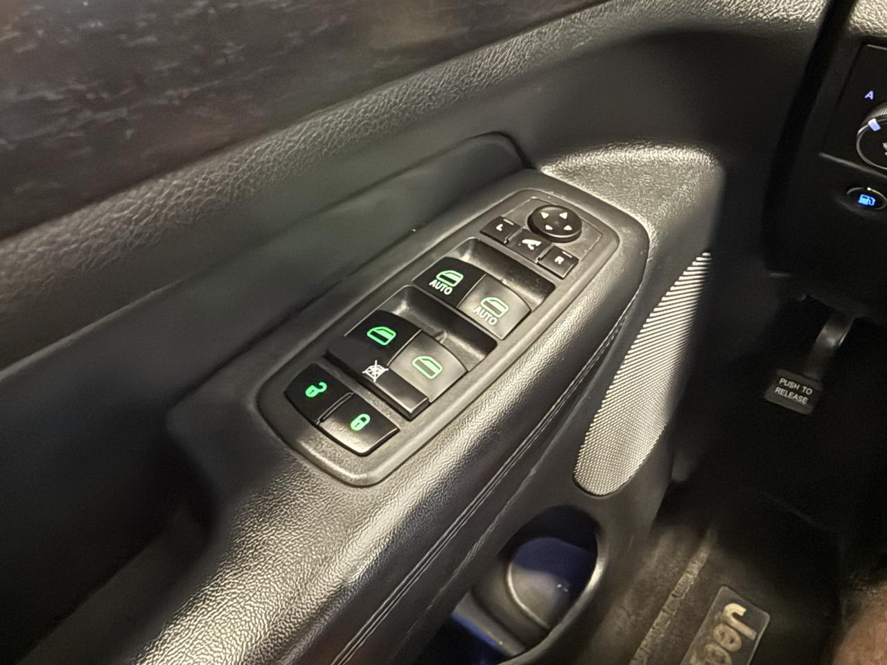 Jeep Grand Cherokee Laredo 4WD 2014