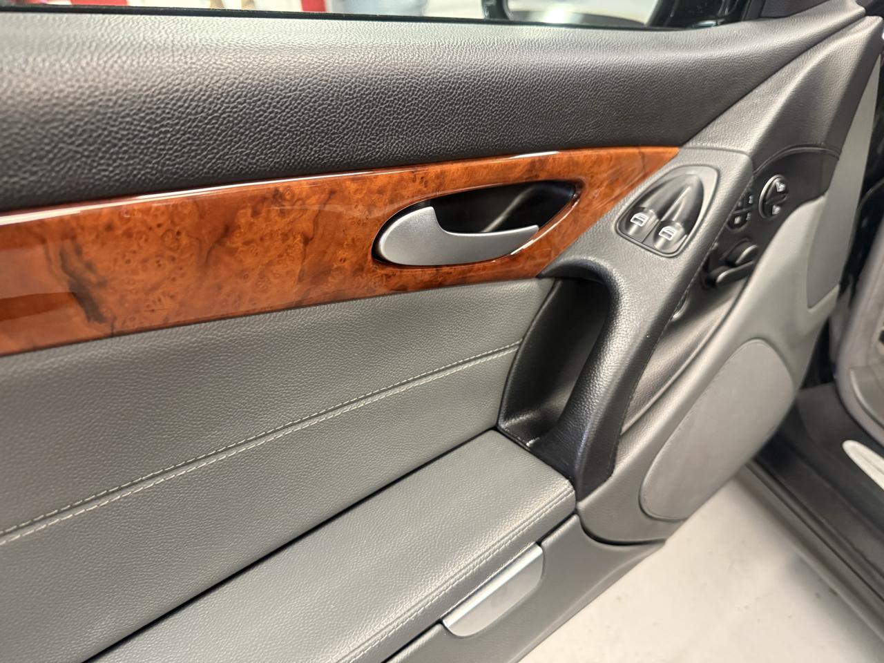 Mercedes-Benz SL-Class SL500 2005