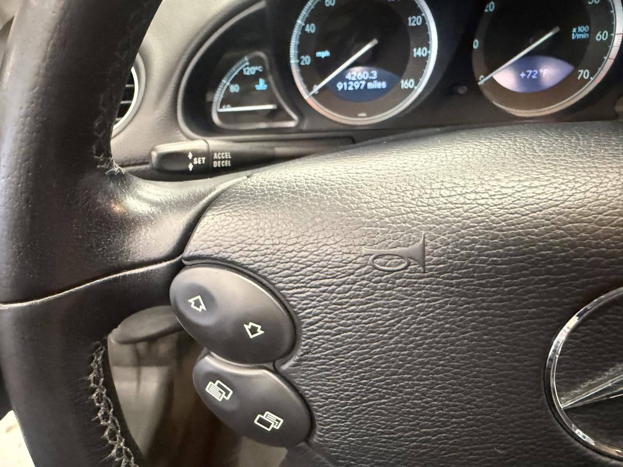 Mercedes-Benz SL-Class SL500 2005