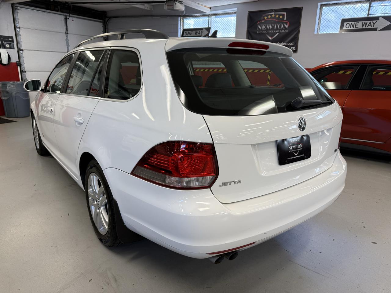 Volkswagen Jetta SportWagen 2.0L TDI 2011