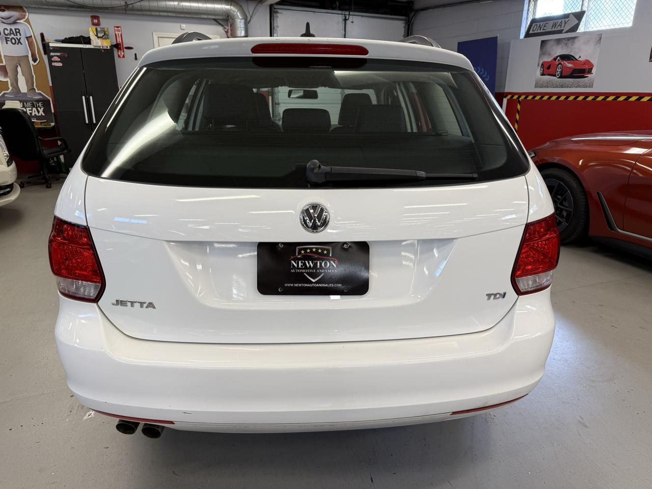 Volkswagen Jetta SportWagen 2.0L TDI 2011