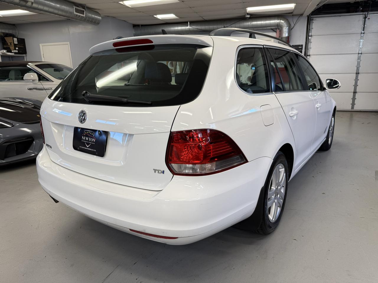 Volkswagen Jetta SportWagen 2.0L TDI 2011