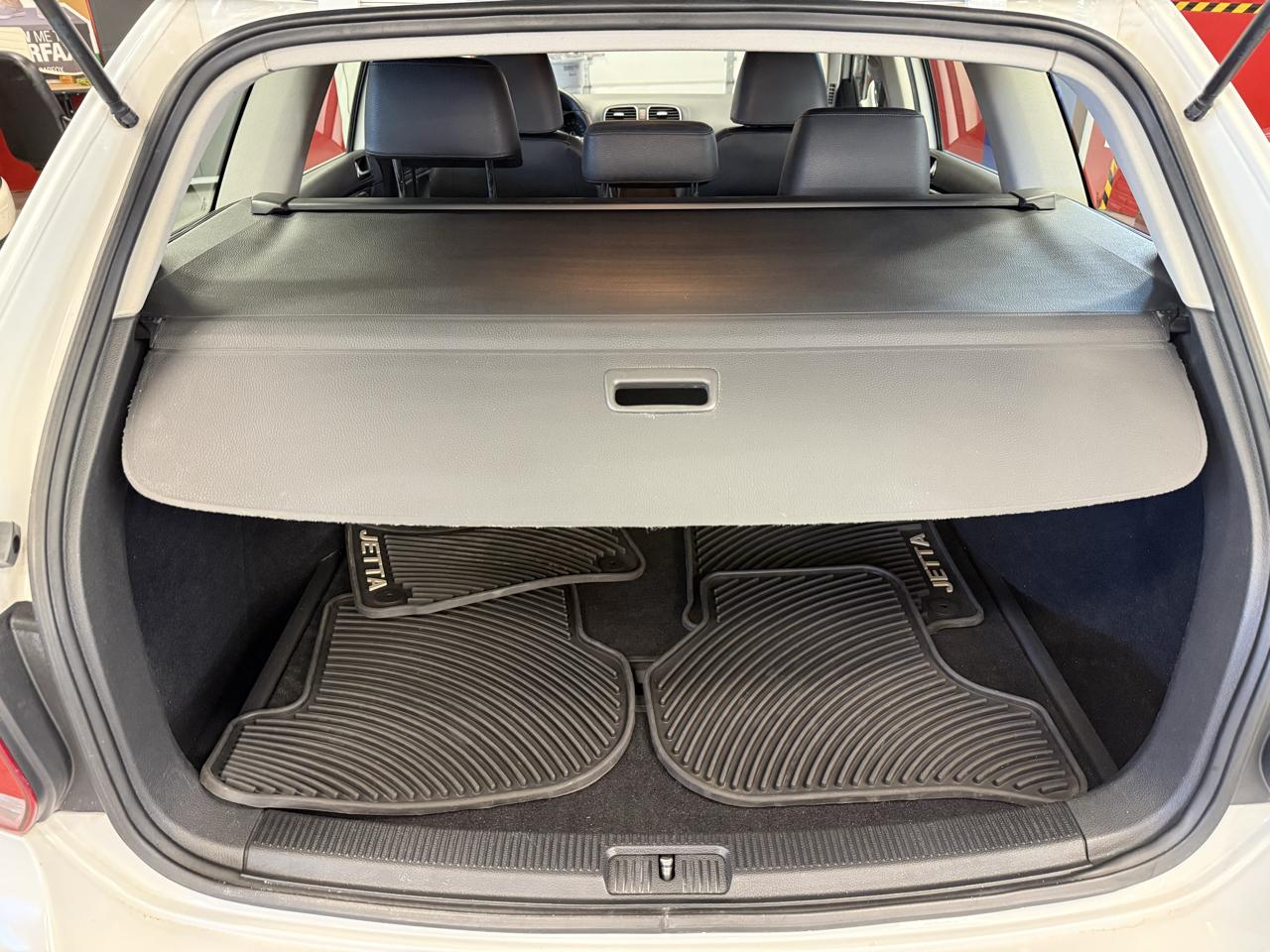 Volkswagen Jetta SportWagen 2.0L TDI 2011