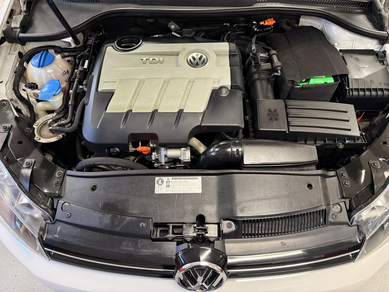 Volkswagen Jetta SportWagen 2.0L TDI 2011