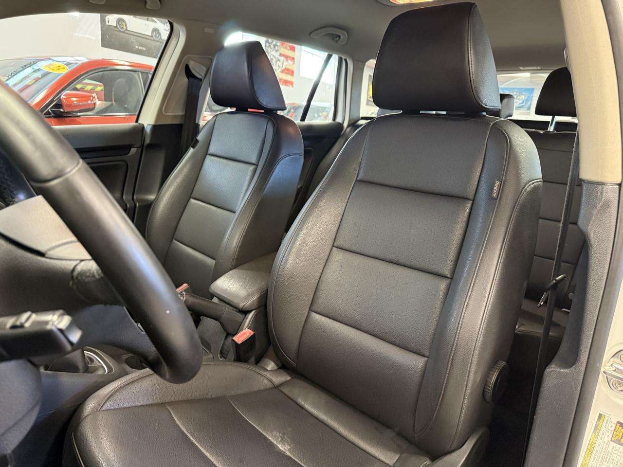 Volkswagen Jetta SportWagen 2.0L TDI 2011