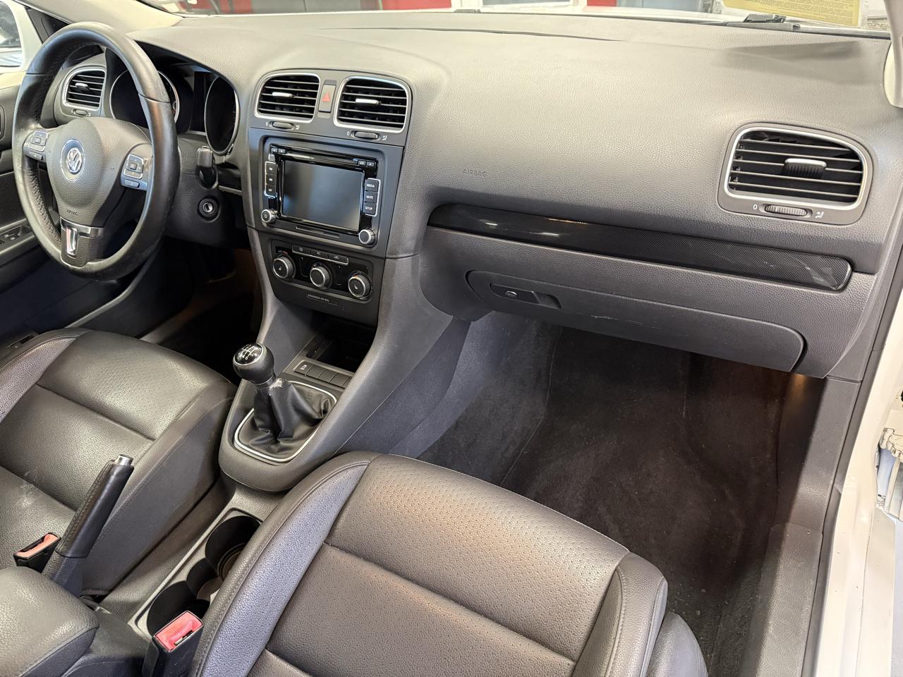 Volkswagen Jetta SportWagen 2.0L TDI 2011