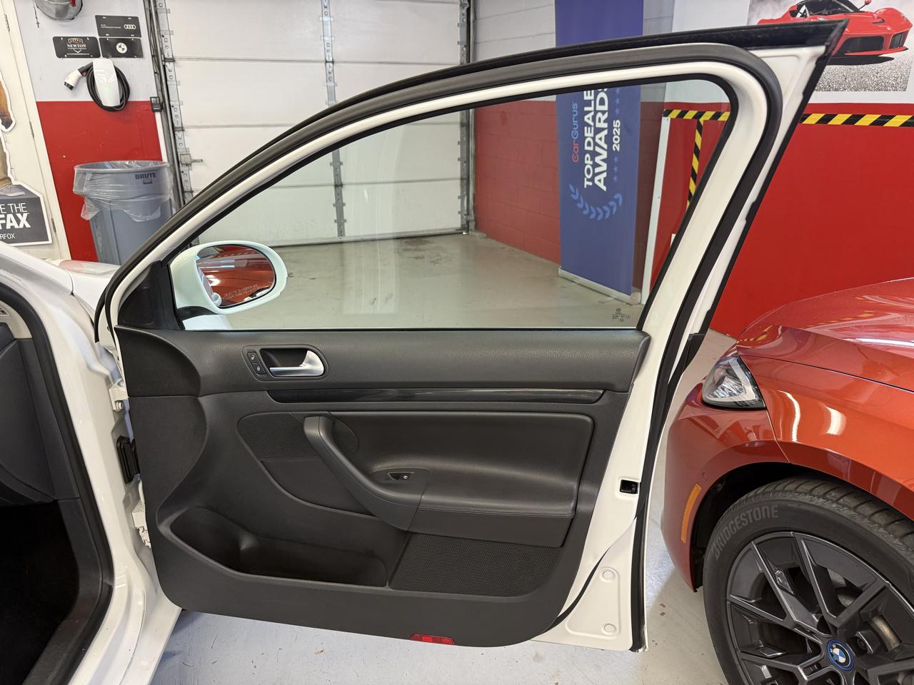 Volkswagen Jetta SportWagen 2.0L TDI 2011