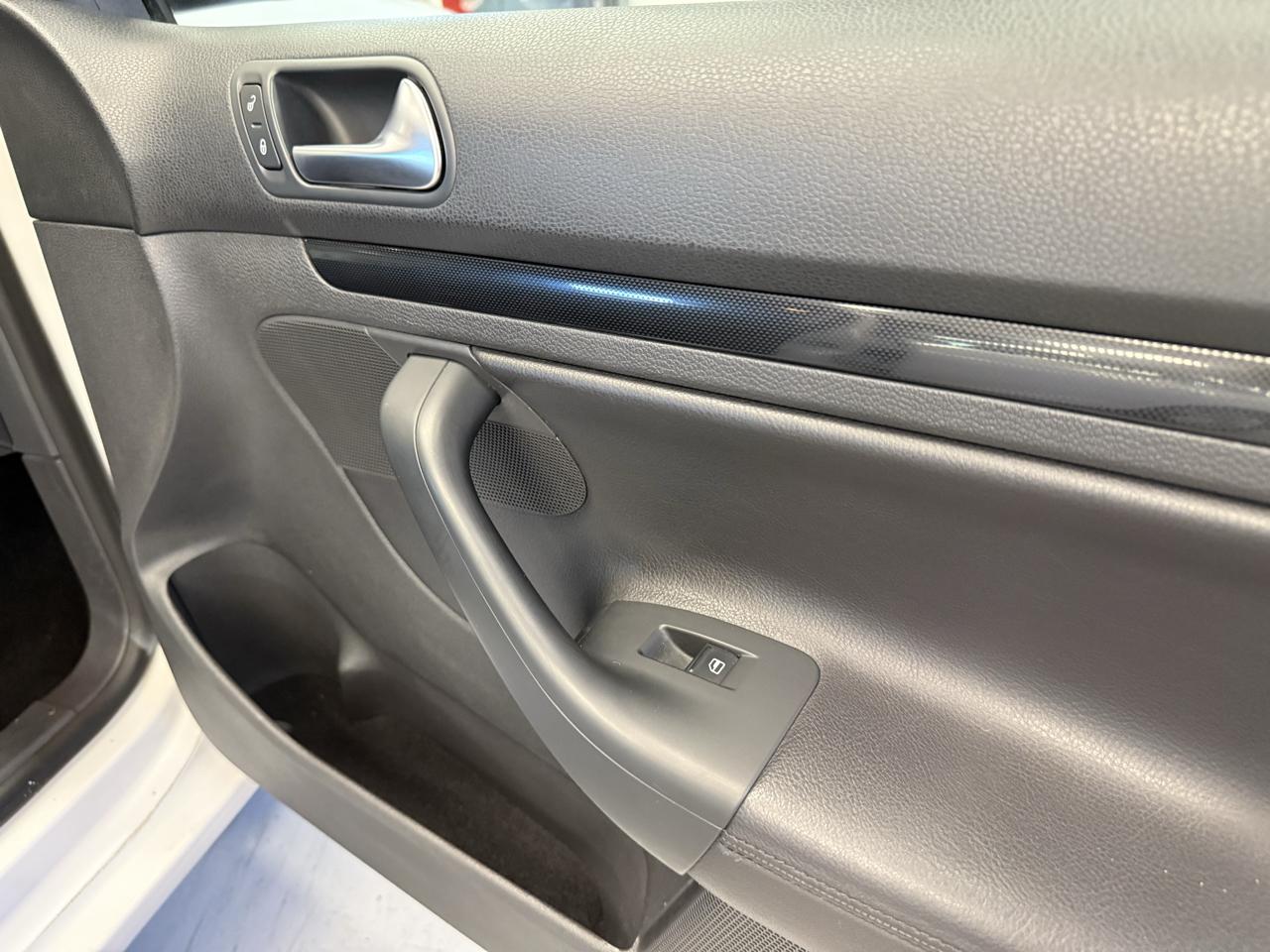 Volkswagen Jetta SportWagen 2.0L TDI 2011
