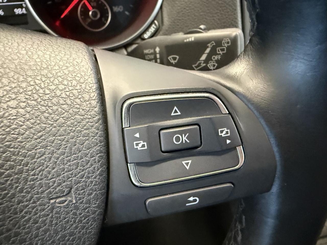 Volkswagen Jetta SportWagen 2.0L TDI 2011