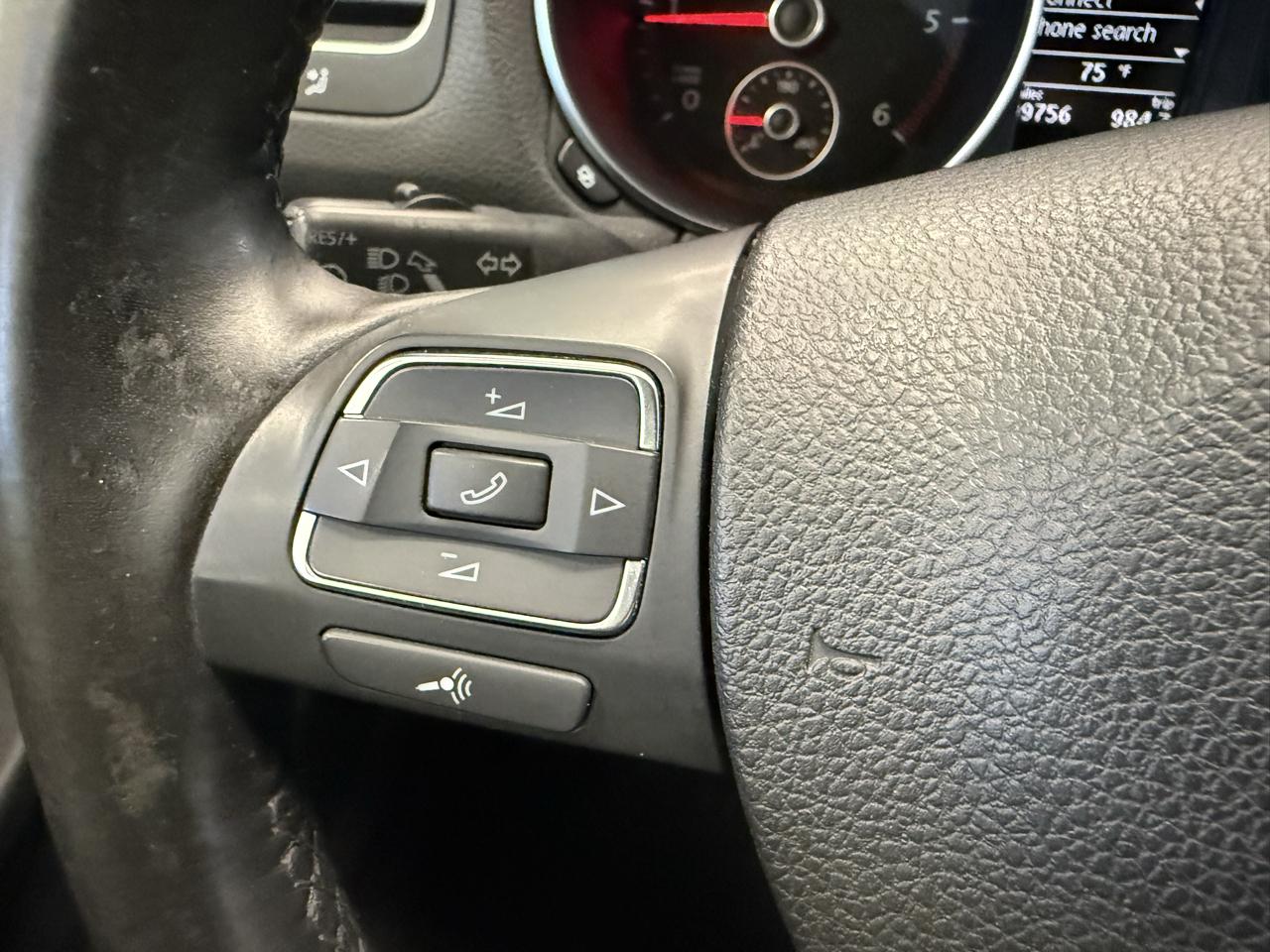 Volkswagen Jetta SportWagen 2.0L TDI 2011