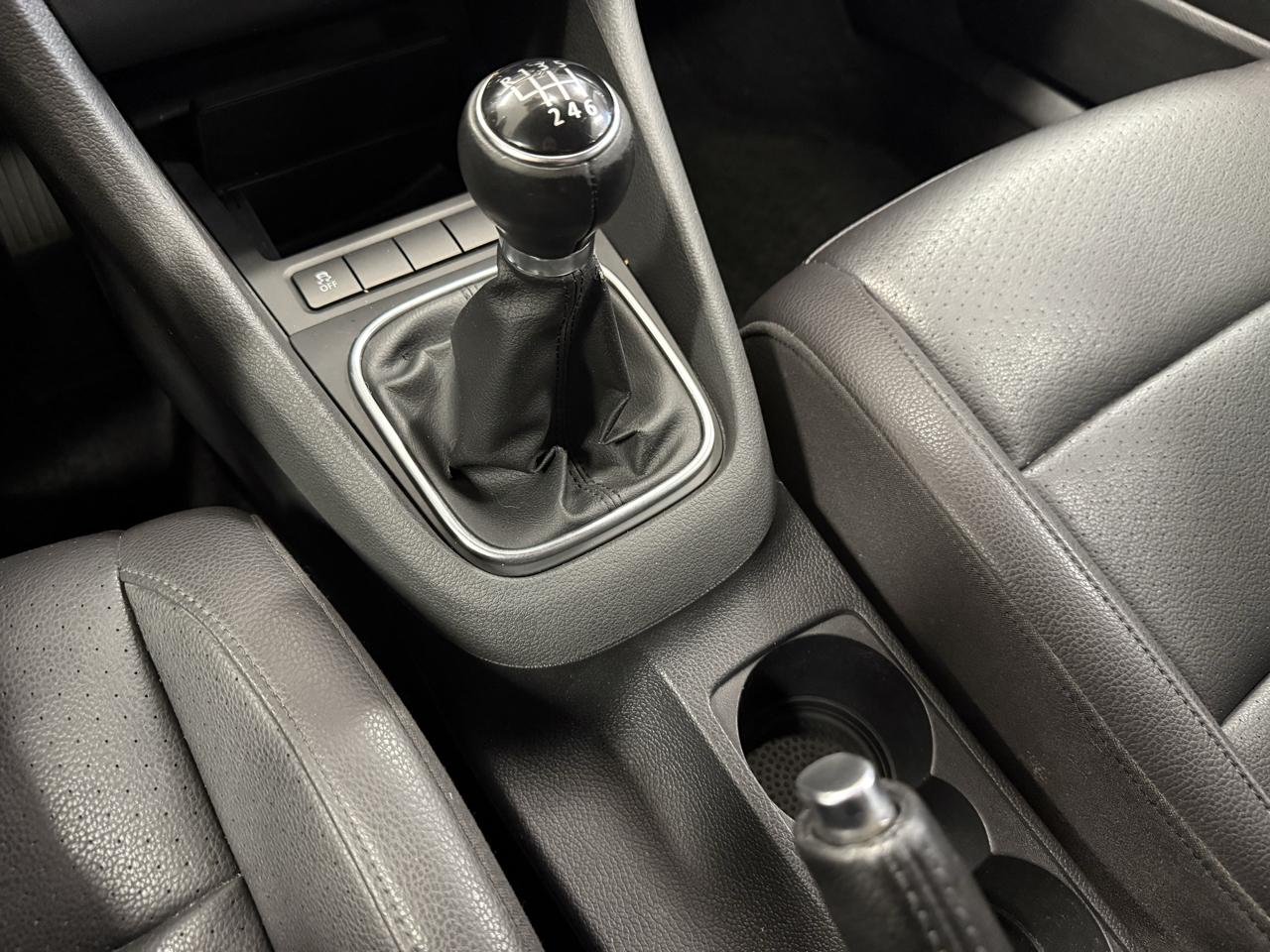 Volkswagen Jetta SportWagen 2.0L TDI 2011