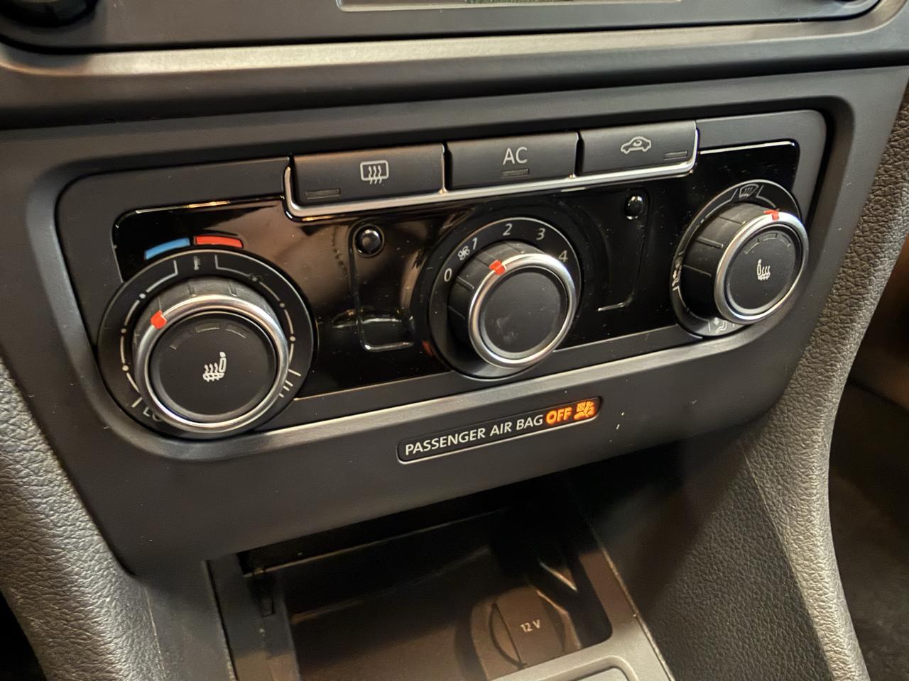 Volkswagen Jetta SportWagen 2.0L TDI 2011