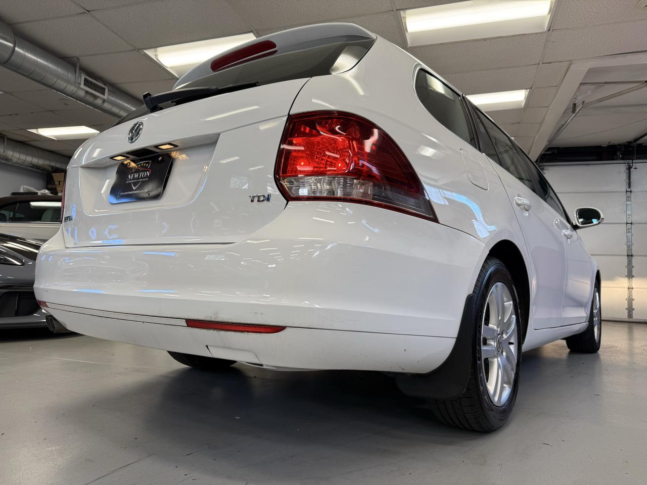 Volkswagen Jetta SportWagen 2.0L TDI 2011