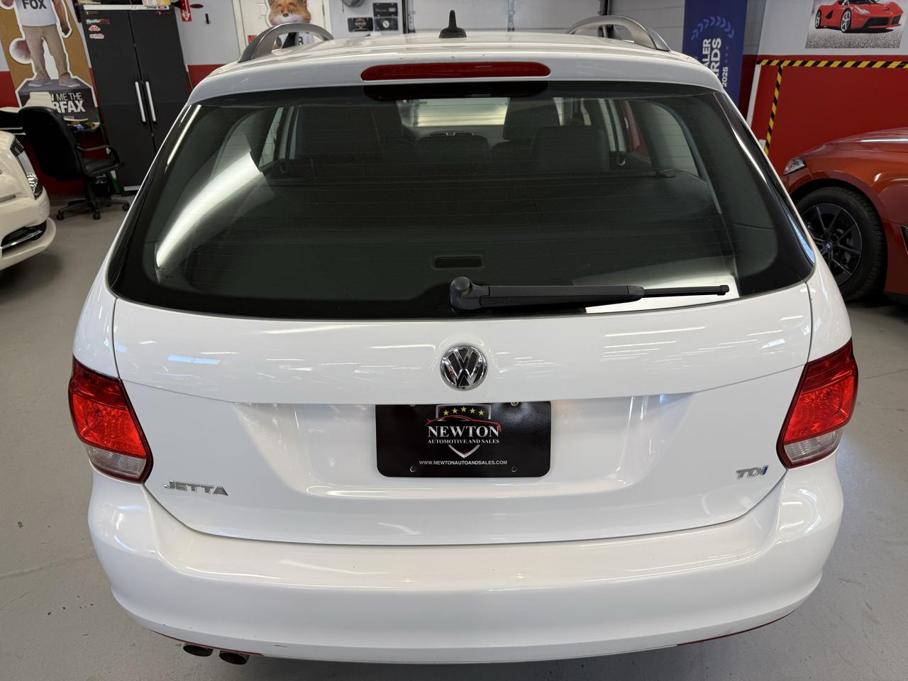 Volkswagen Jetta SportWagen 2.0L TDI 2011