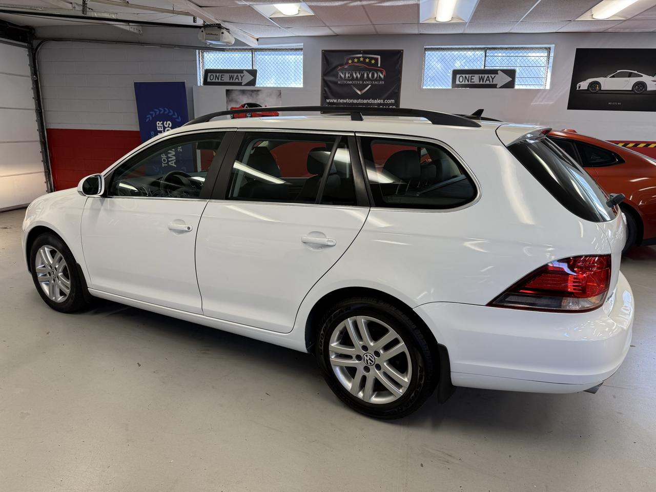 Volkswagen Jetta SportWagen 2.0L TDI 2011