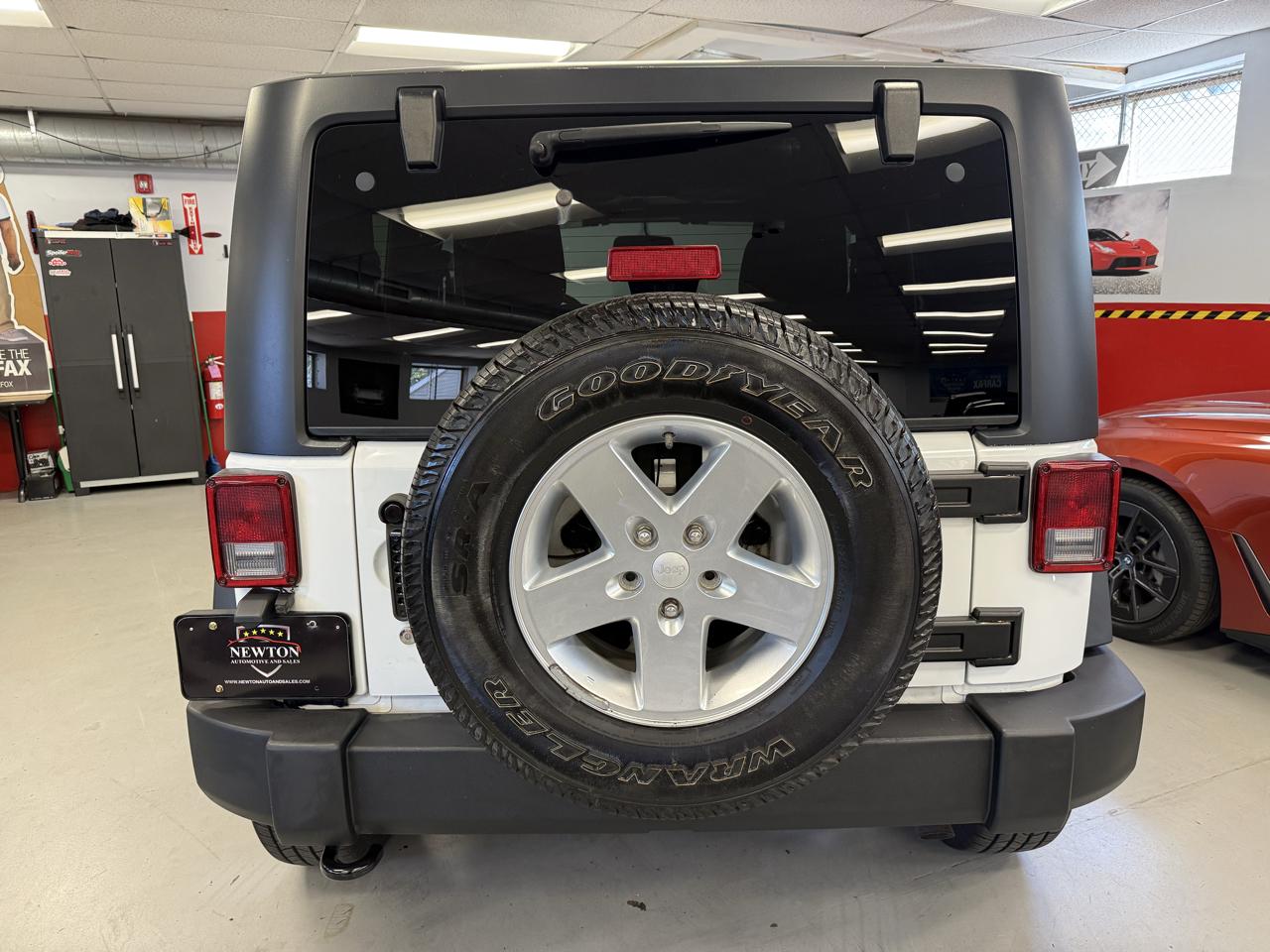Jeep Wrangler Sport 4WD 2014