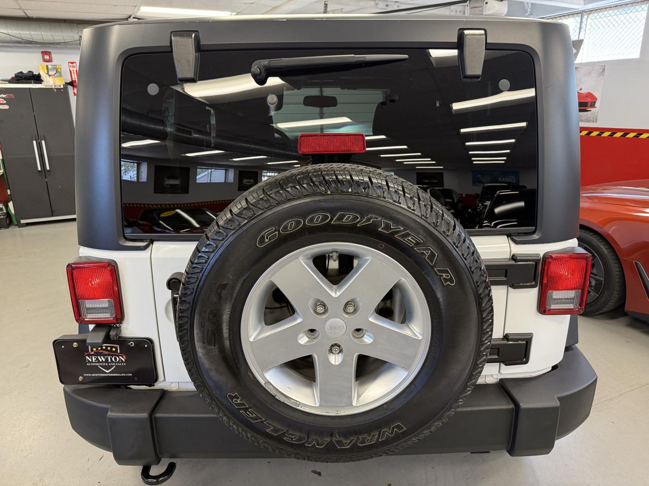 Jeep Wrangler Sport 4WD 2014