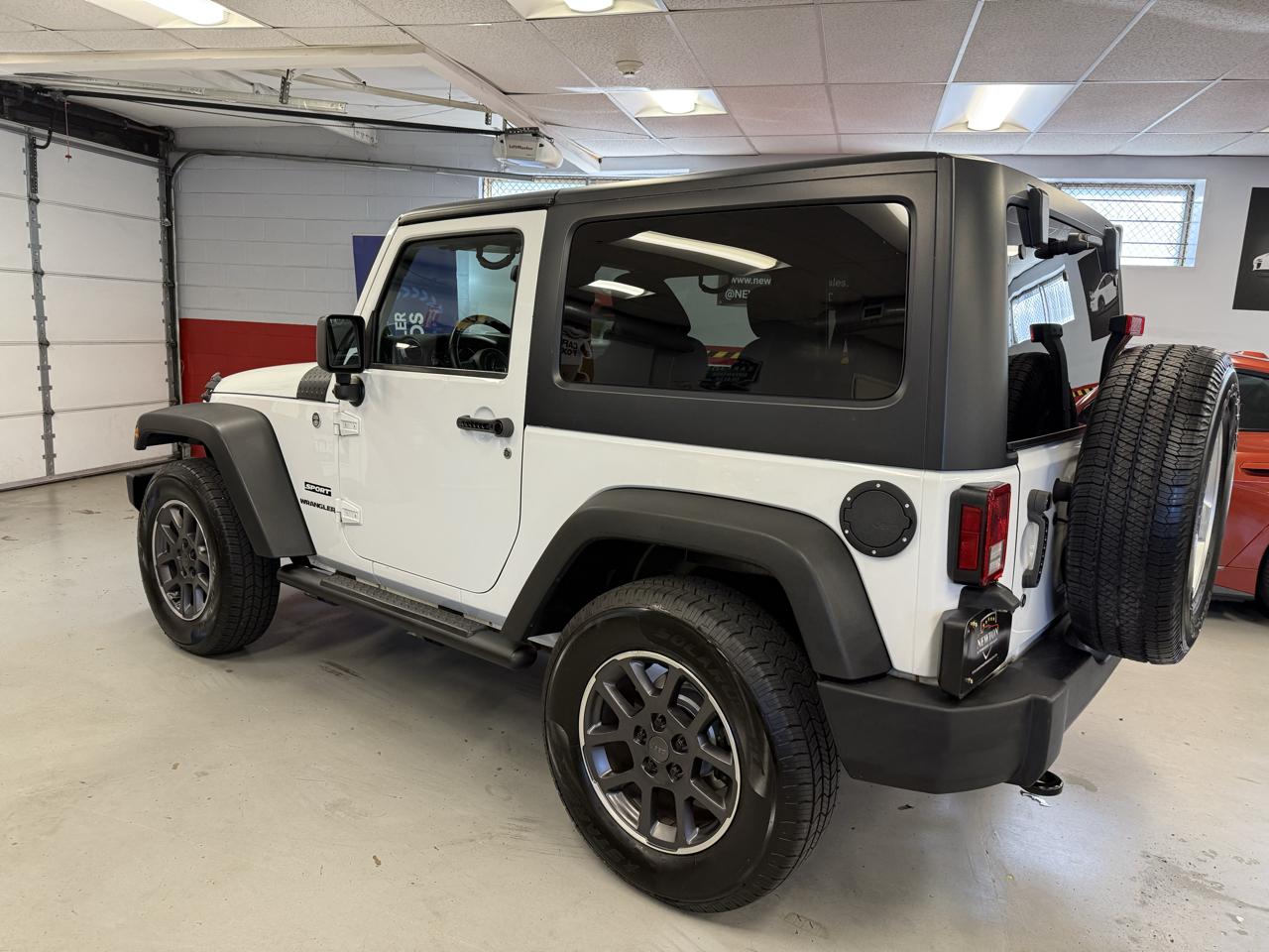 Jeep Wrangler Sport 4WD 2014