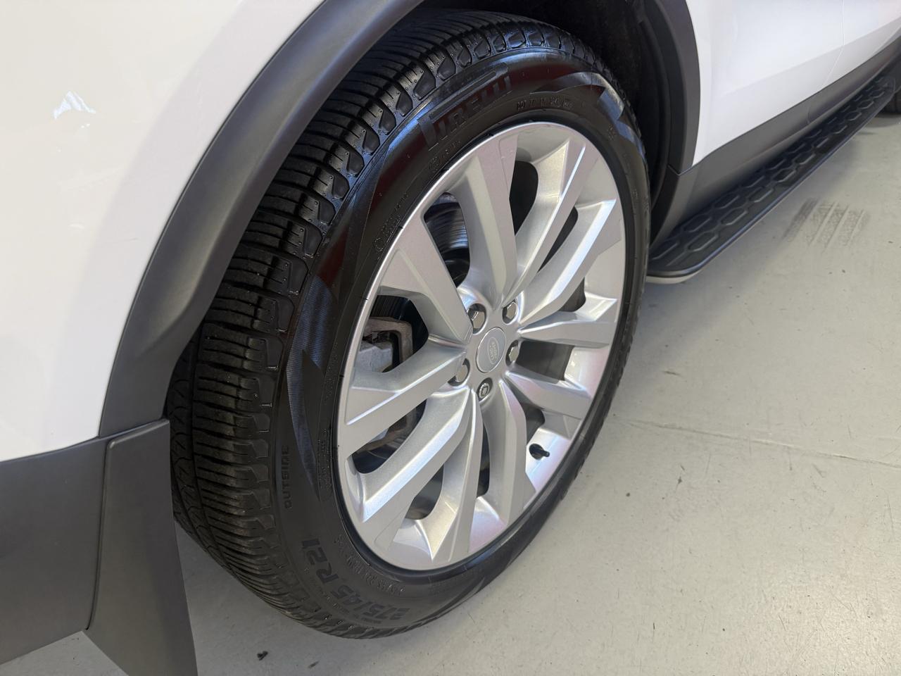 Land Rover Discovery S 2023