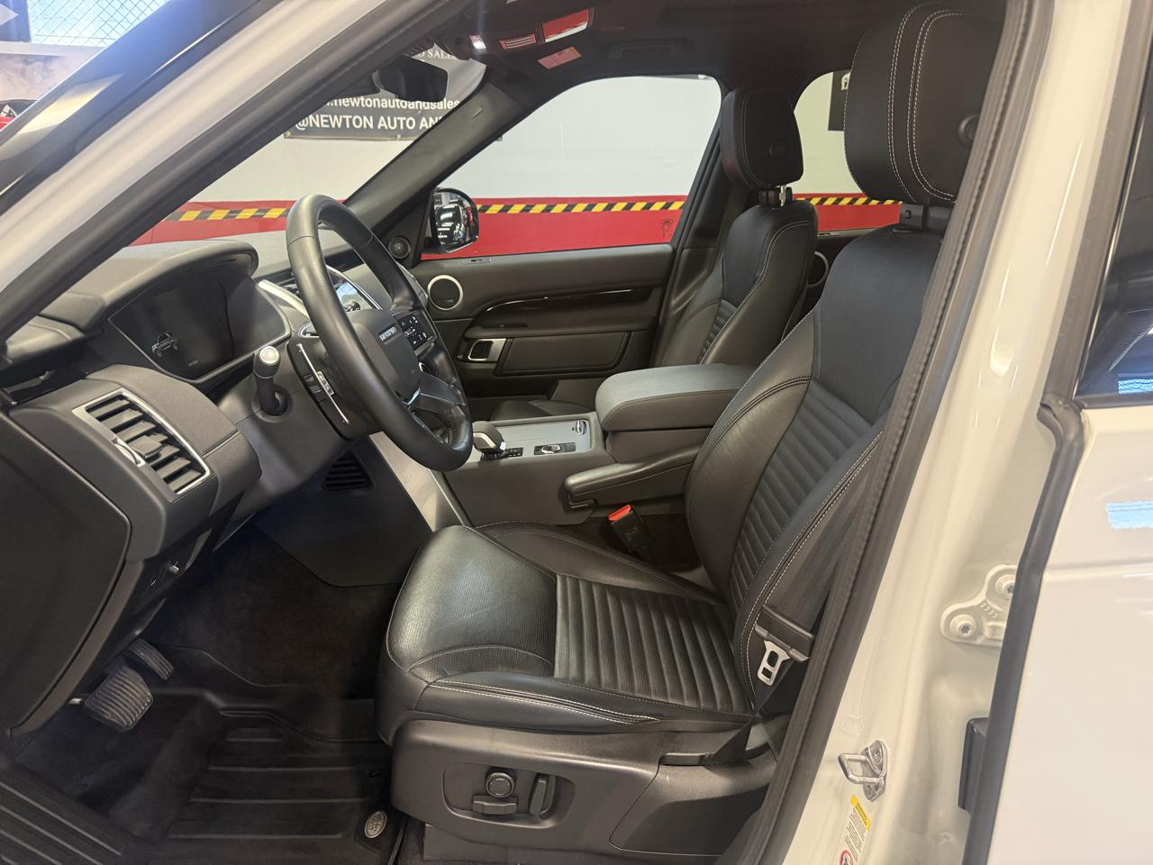Land Rover Discovery S 2023