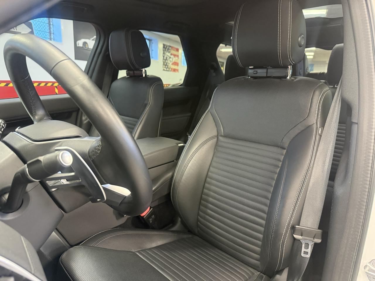 Land Rover Discovery S 2023