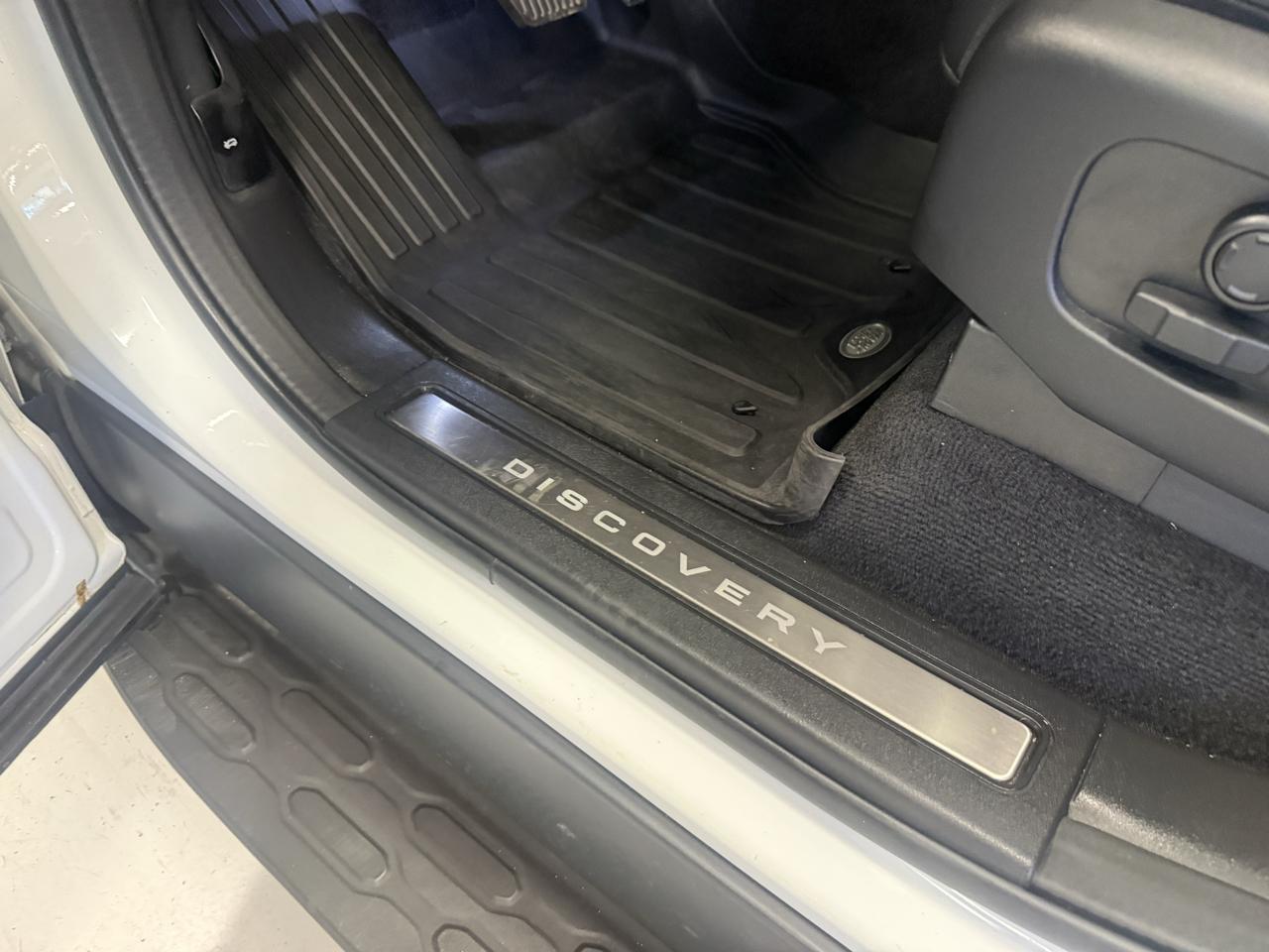 Land Rover Discovery S 2023