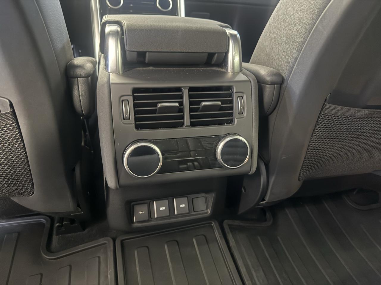 Land Rover Discovery S 2023