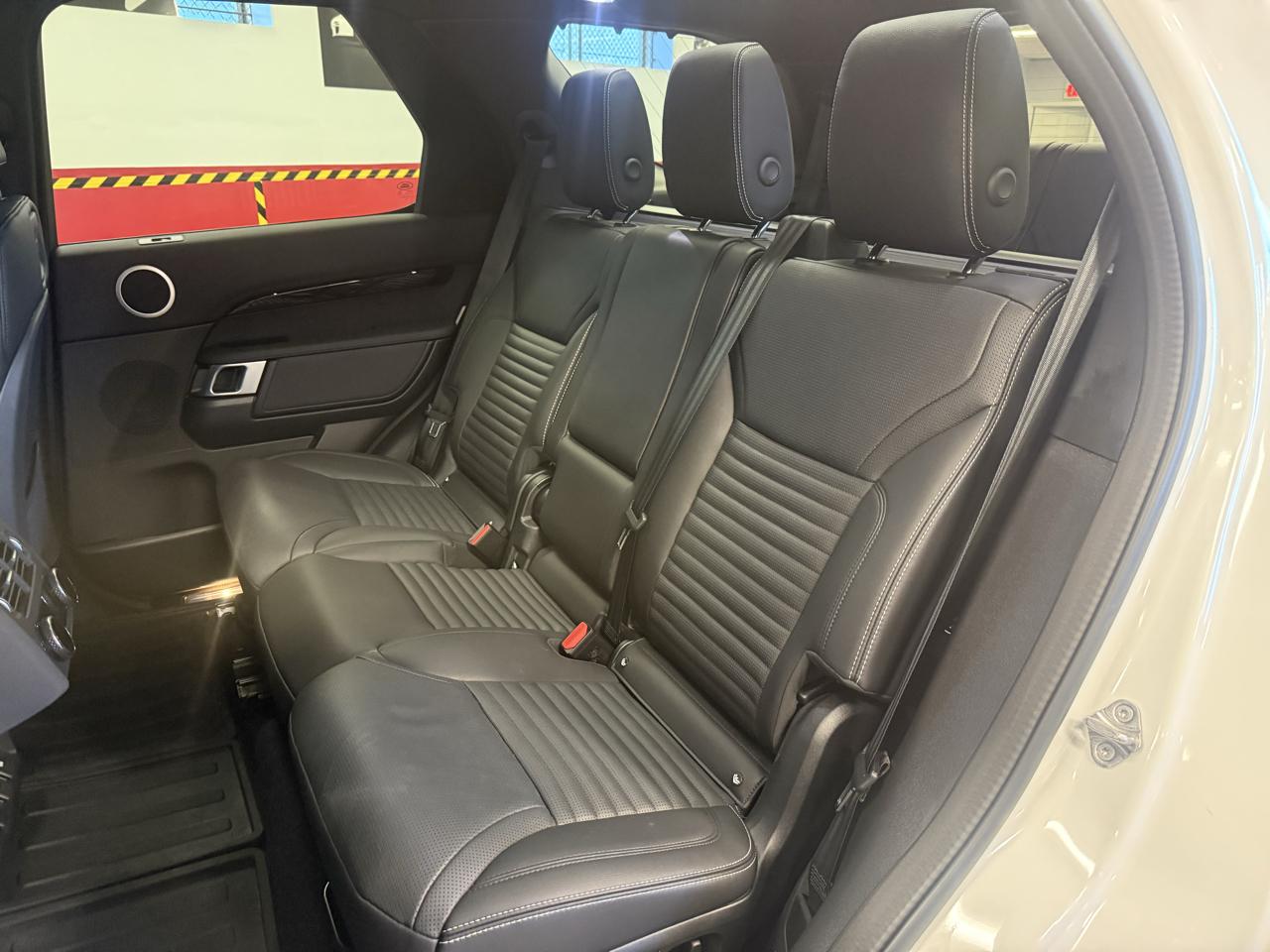 Land Rover Discovery S 2023