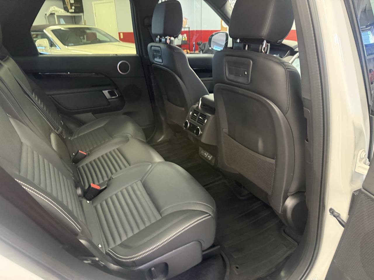 Land Rover Discovery S 2023