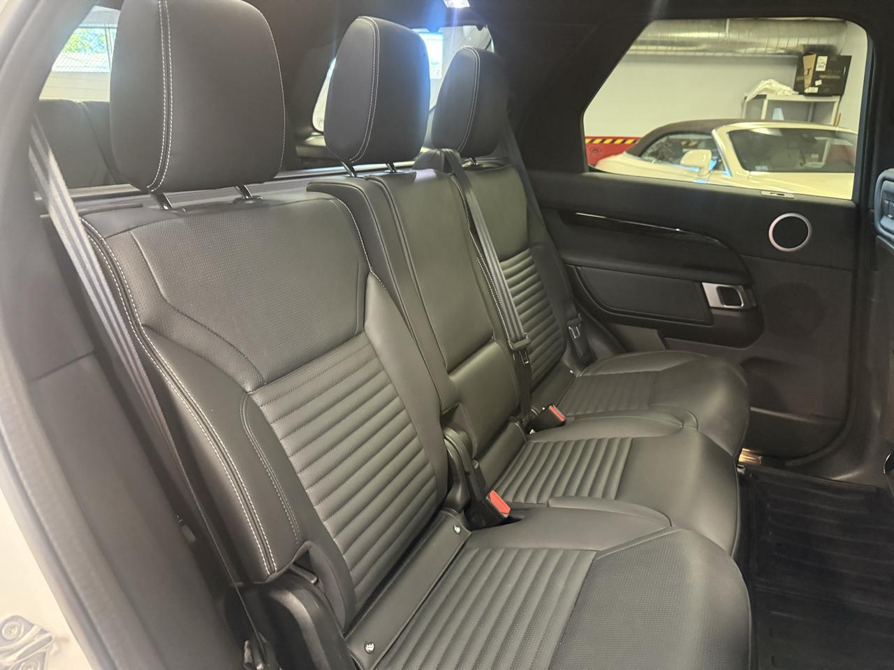 Land Rover Discovery S 2023