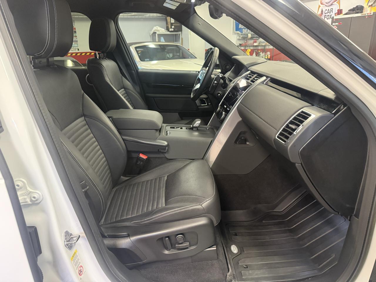 Land Rover Discovery S 2023