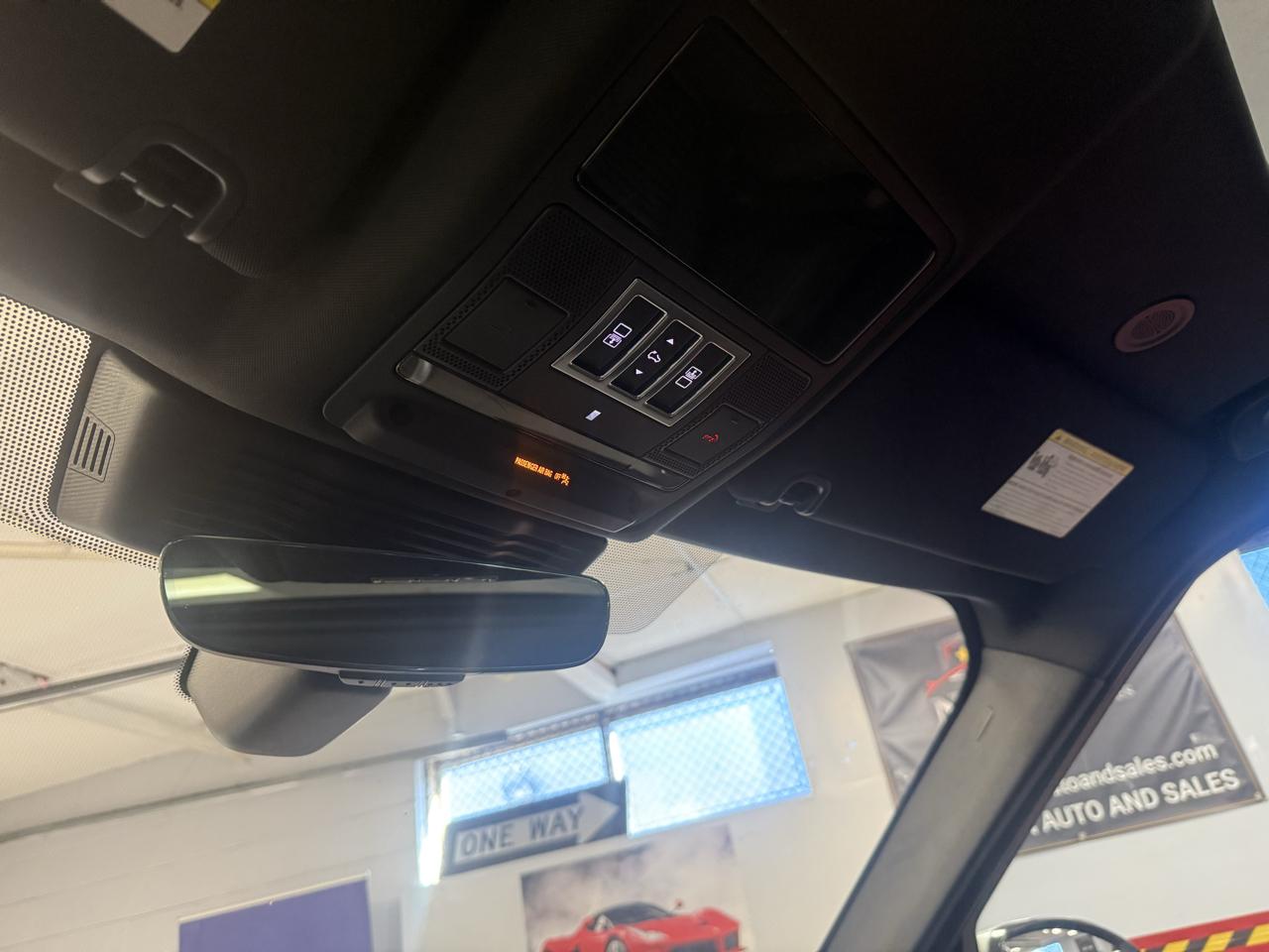 Land Rover Discovery S 2023