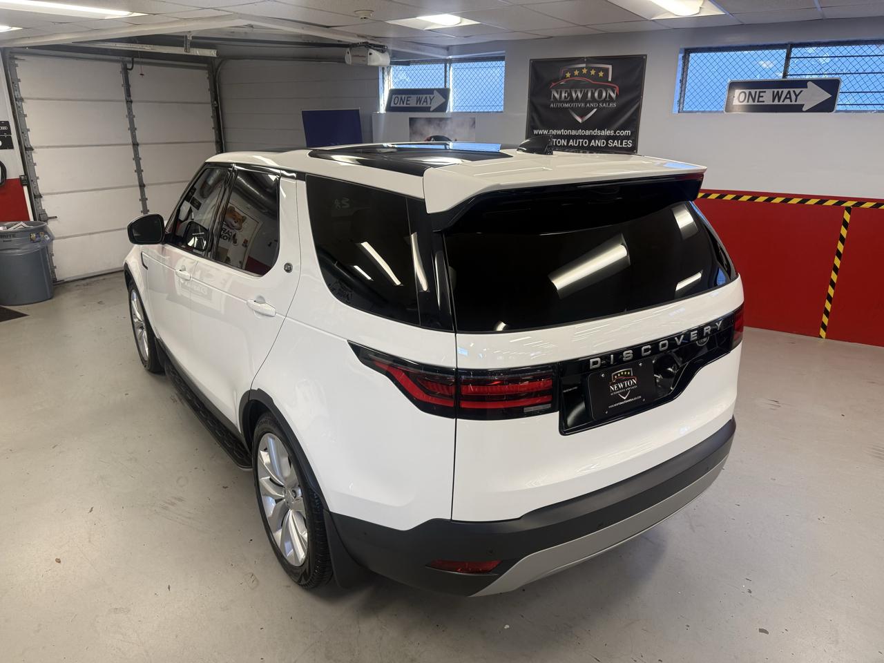 Land Rover Discovery S 2023