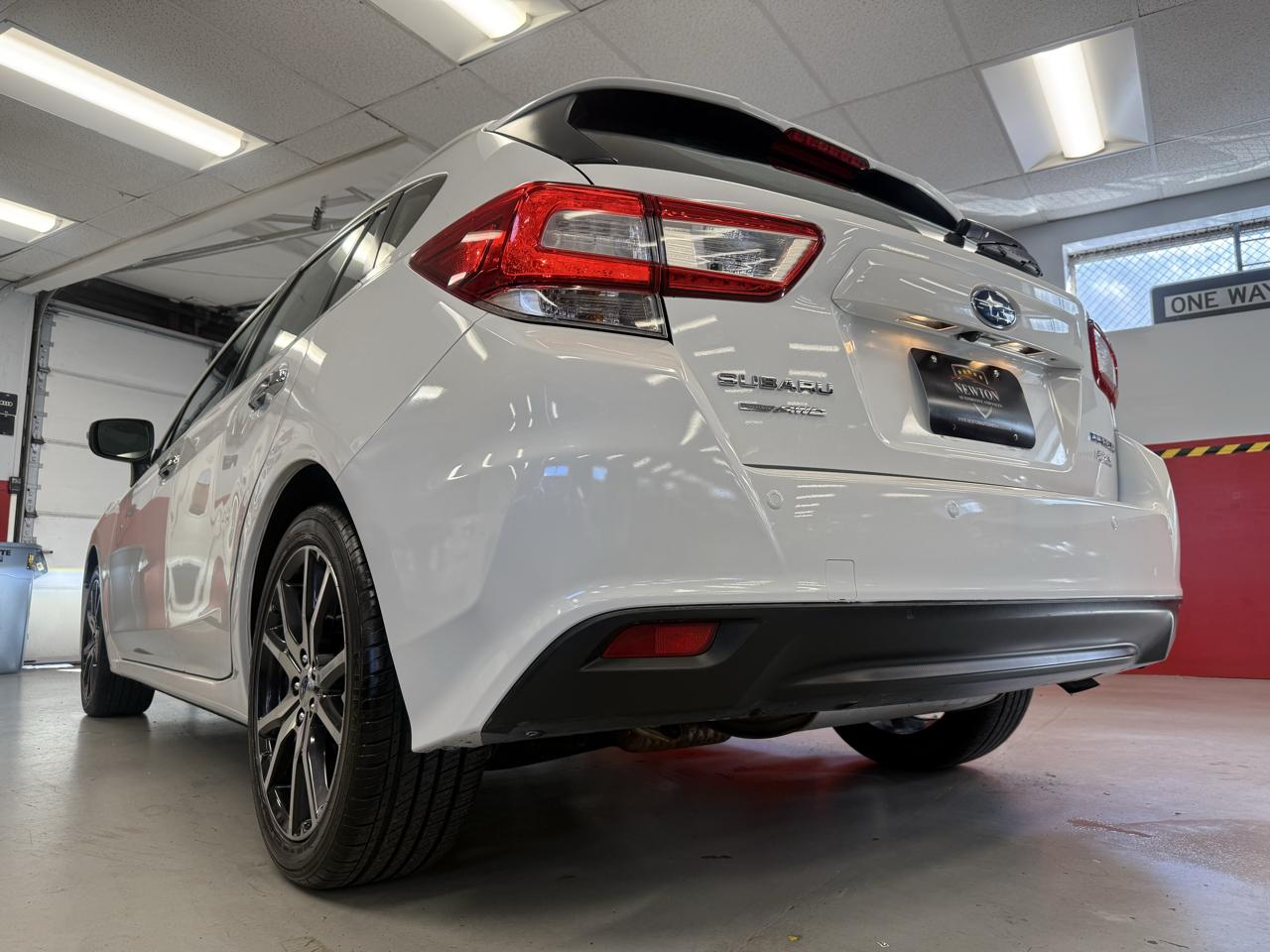 Subaru Impreza 2.0i Limited CVT 5-Door 2017