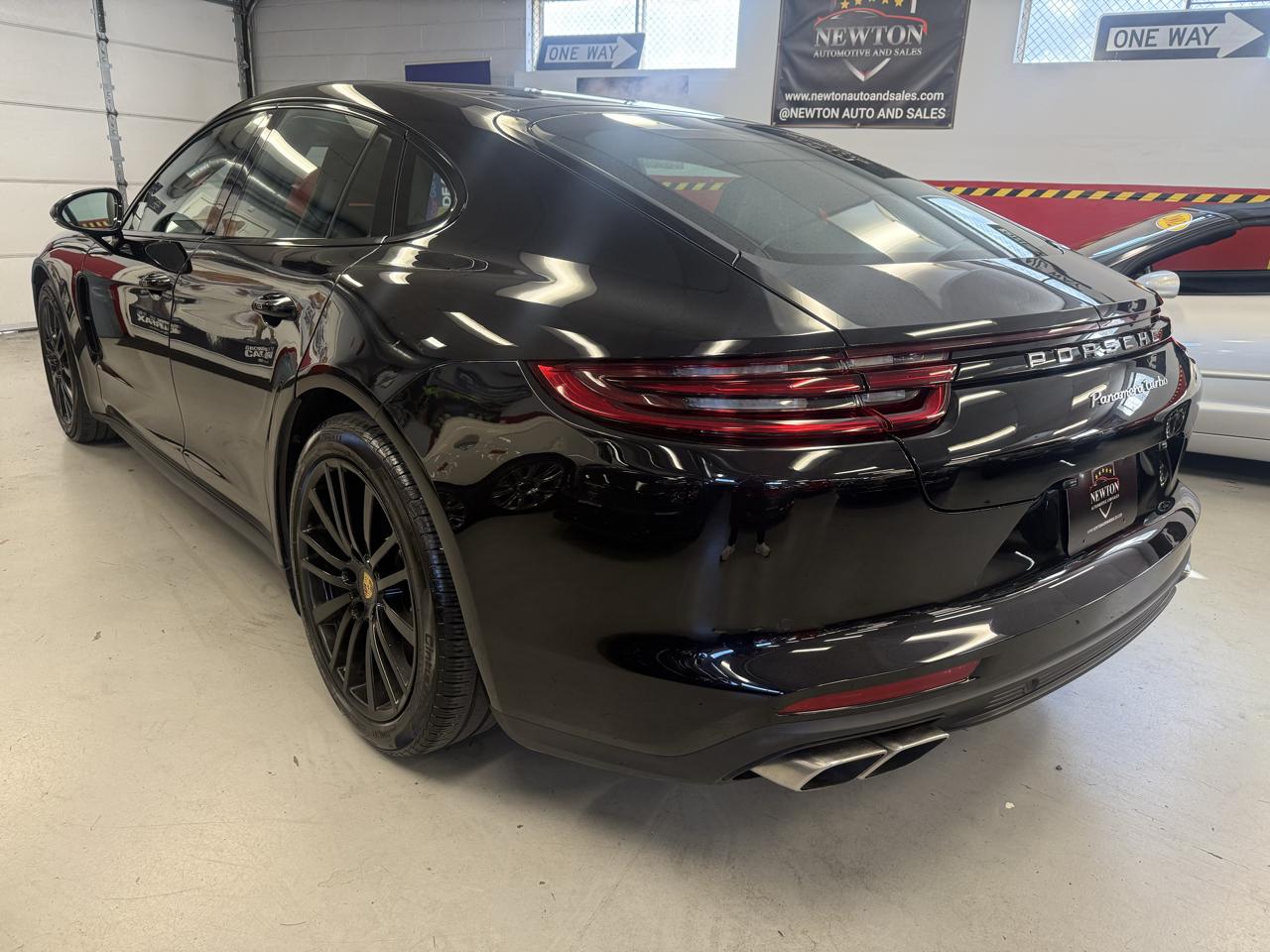 Porsche Panamera Turbo AWD 2017