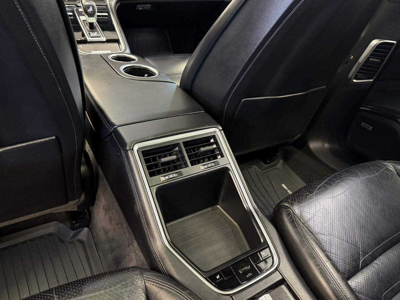Porsche Panamera Turbo AWD 2017