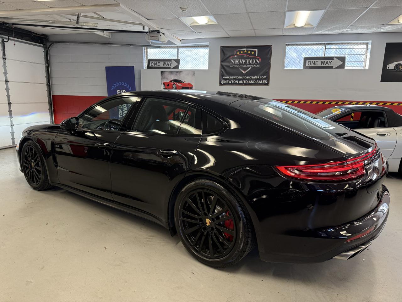 Porsche Panamera Turbo AWD 2017