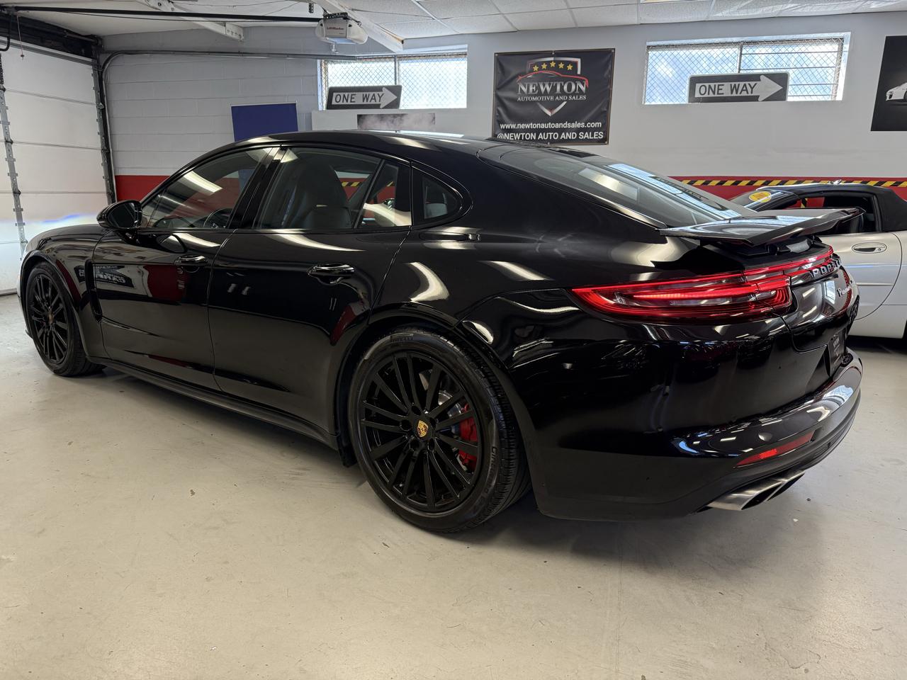 Porsche Panamera Turbo AWD 2017