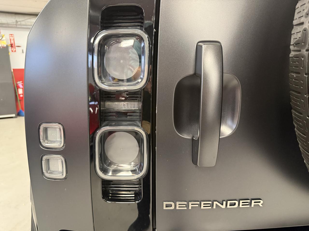 Land Rover Defender 110 X 2023